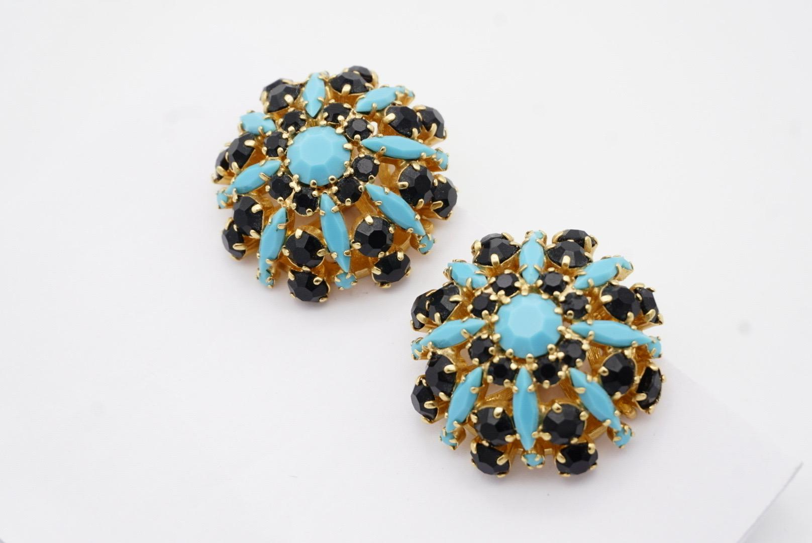 Crown Trifari 1950s Circle Turquoise Navy Crystals Openwork Dome Clip Earrings For Sale 4