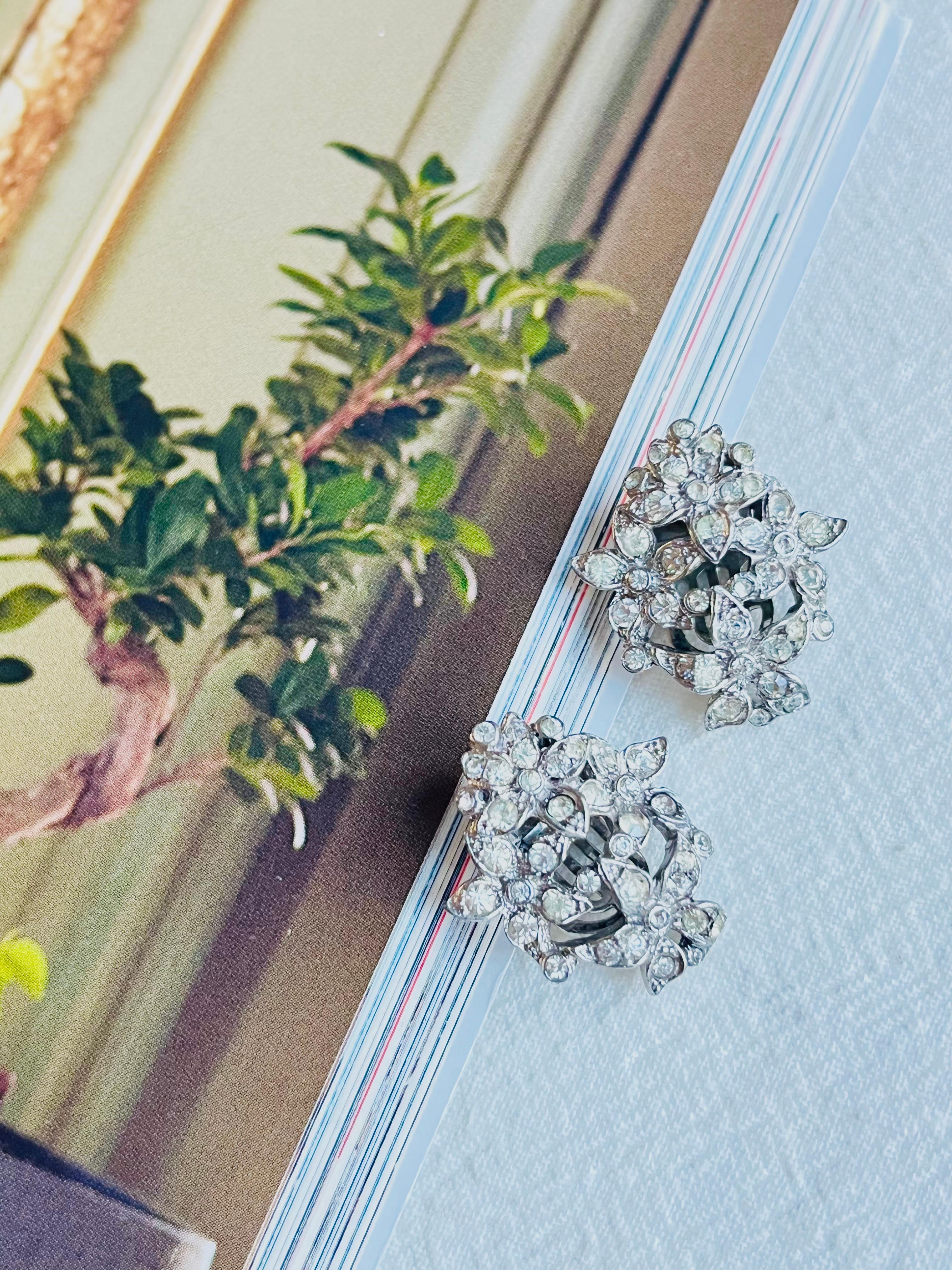 Art Deco Crown Trifari 1950s Cluster Flower Bouquet Crystal Openwork Silver Clip Earrings