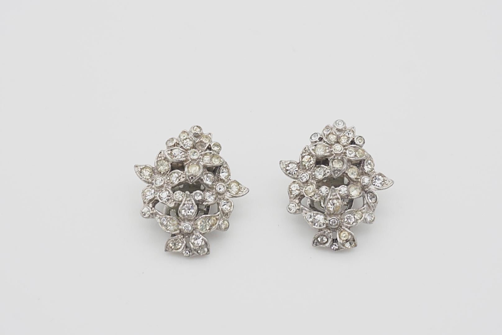 Crown Trifari 1950s Cluster Flower Bouquet Crystal Openwork Silver Clip Earrings For Sale 1