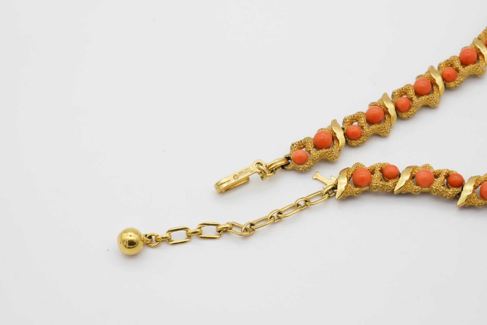 Crown Trifari 1950s Coral Orange Floral Cabochon Openwork Set Necklace Brooch For Sale 8