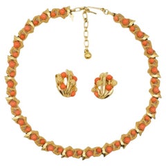 Crown Trifari 1950s Coral Orange Floral Cabochon Interlocked Linked Gold 2 Set