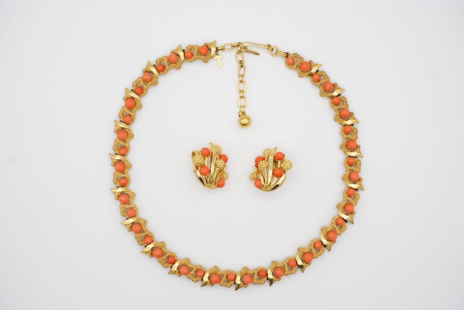 Crown Trifari 1950s Coral Orange Floral Cabochon Openwork Set Necklace Brooch For Sale 4