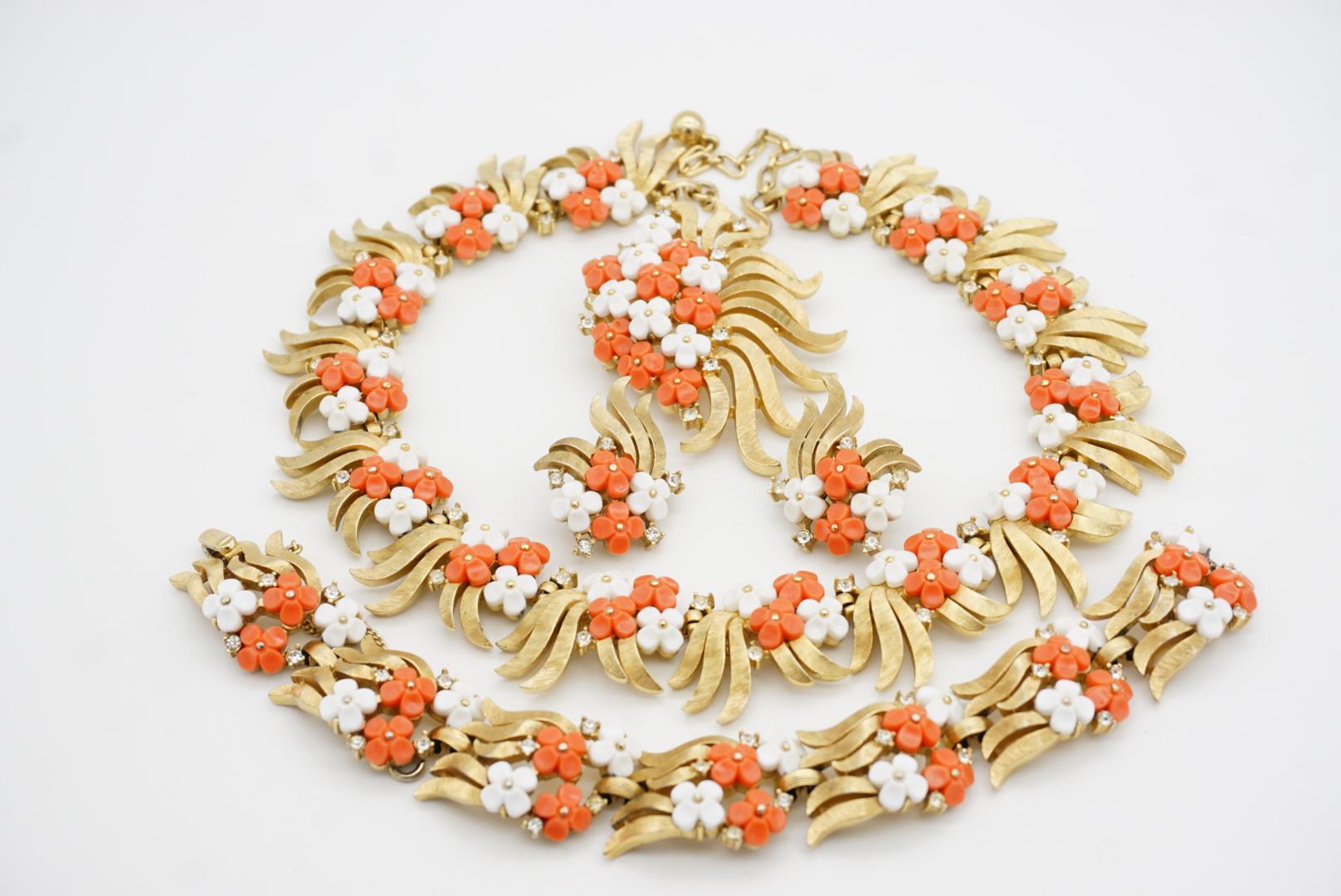 Corona Trifari 1950 Corallo Arancione Bianco Cristalli Forget Me Not Fiore Foglia 4 Set in vendita 8