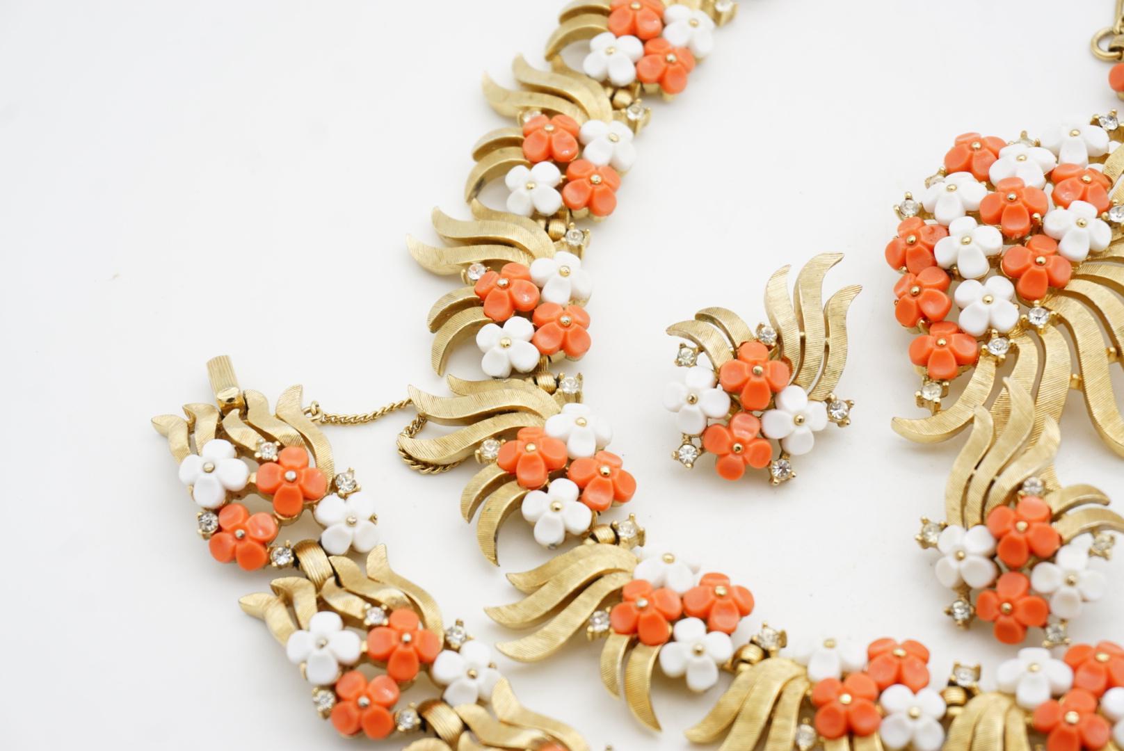 Corona Trifari 1950 Corallo Arancione Bianco Cristalli Forget Me Not Fiore Foglia 4 Set in vendita 10