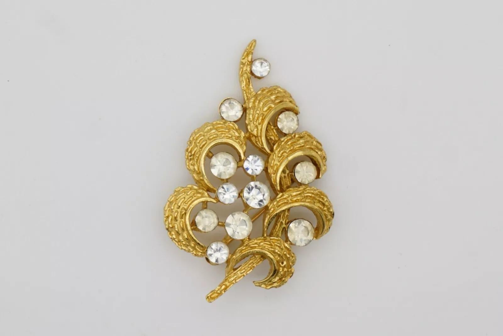 Couronne Trifari 1950s Flower Curl Leaf Grape Fruit Pine Tree Whole Crystal Brooch en vente 9