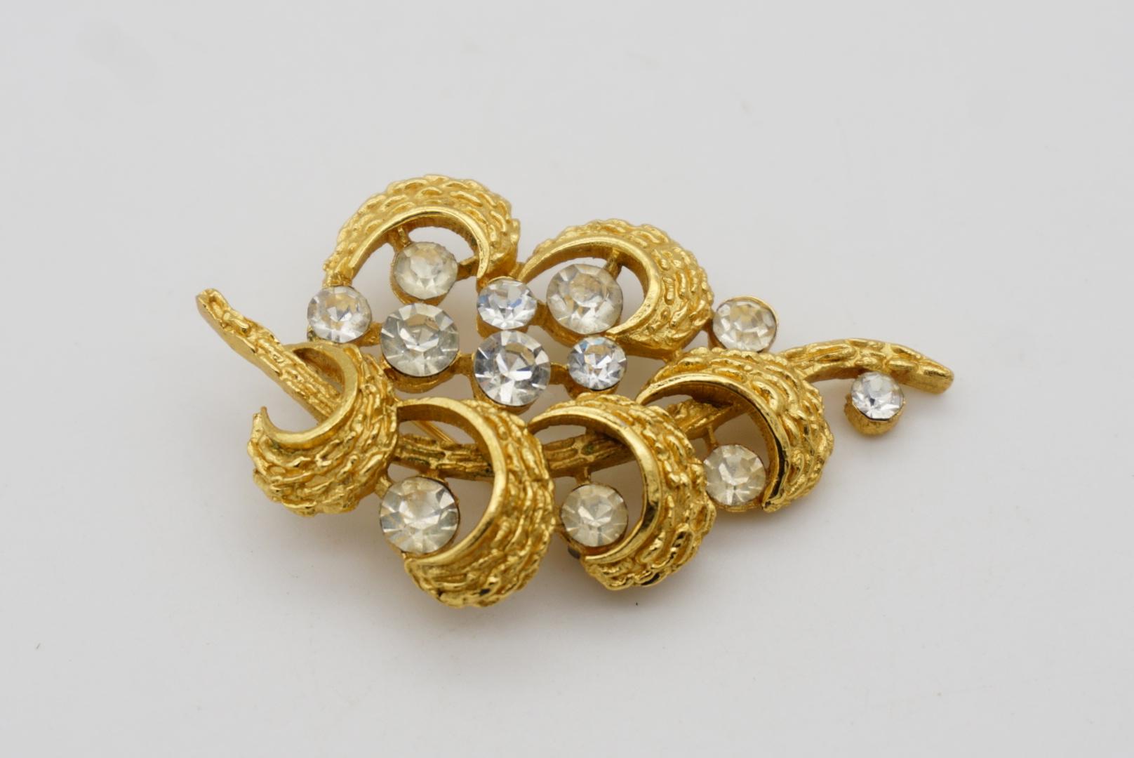 Couronne Trifari 1950s Flower Curl Leaf Grape Fruit Pine Tree Whole Crystal Brooch en vente 3