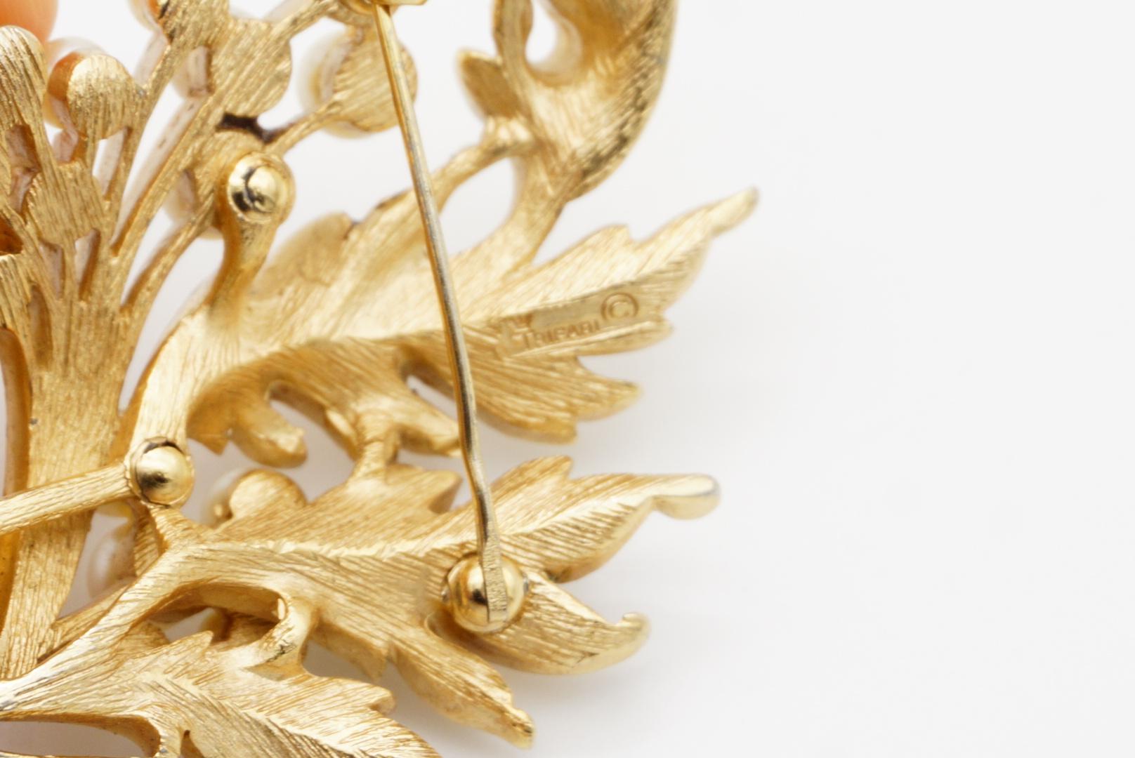 Crown Trifari 1950s Curled Wavy Flourish Leaf Flower Pearl Openwork Gold Brooch 8