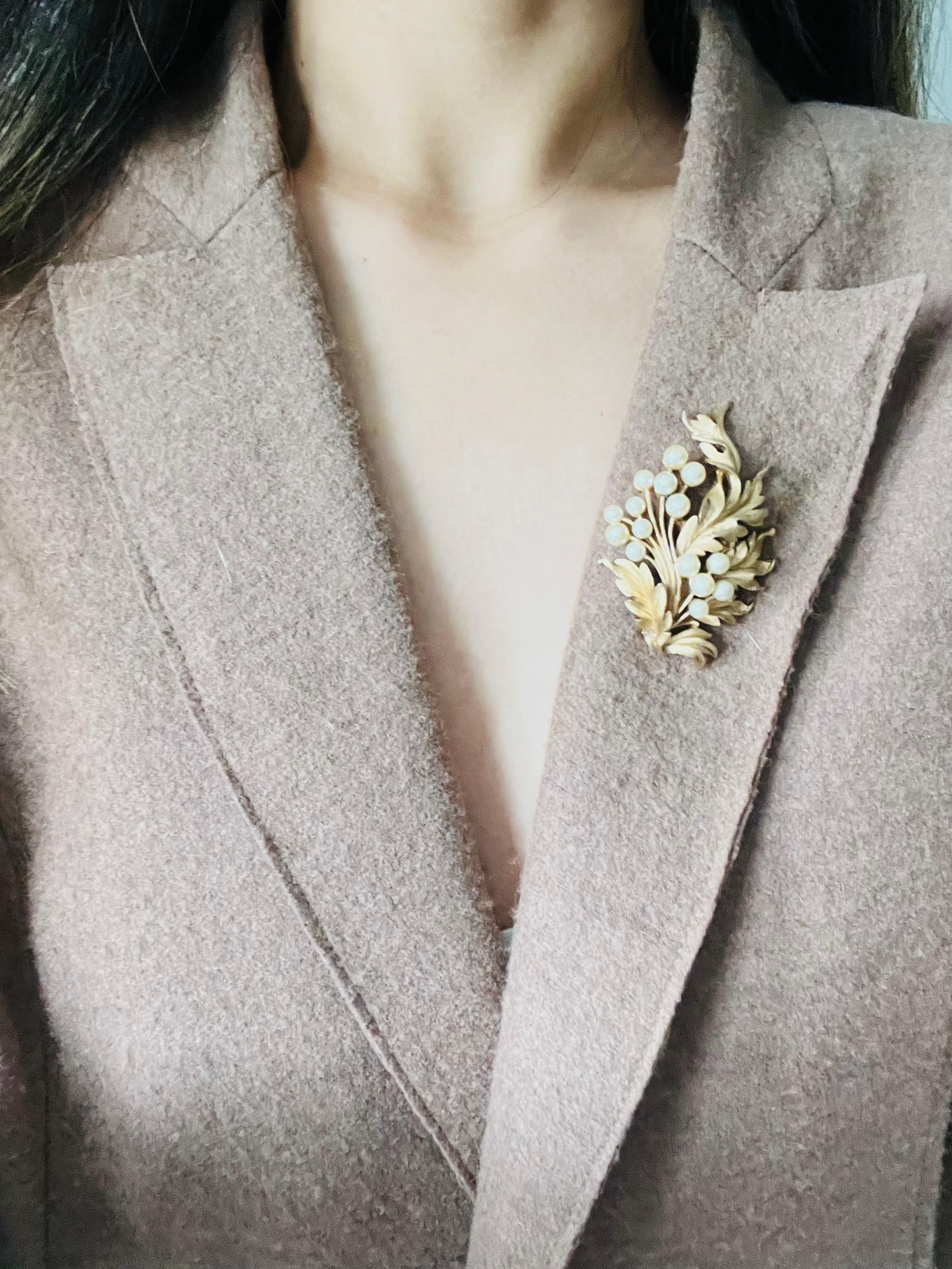 Women's or Men's Crown Trifari 1950s Curled Wavy Flourish Leaf Flower Pearl Openwork Gold Brooch