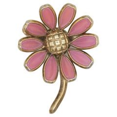 Crown Trifari 1950s Cute Pale Pink Flower Daisy Glass Enamel Gold Retro Brooch