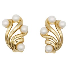 Crown Trifari 1950s Flower Wing White Pearls Openwork Interlock Clip Earrings