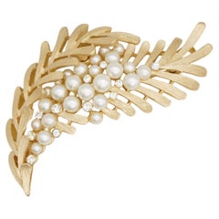 Crown Trifari 1950s Gold Double Windy Leaf Cluster Pearls Crystals Long Brooch
