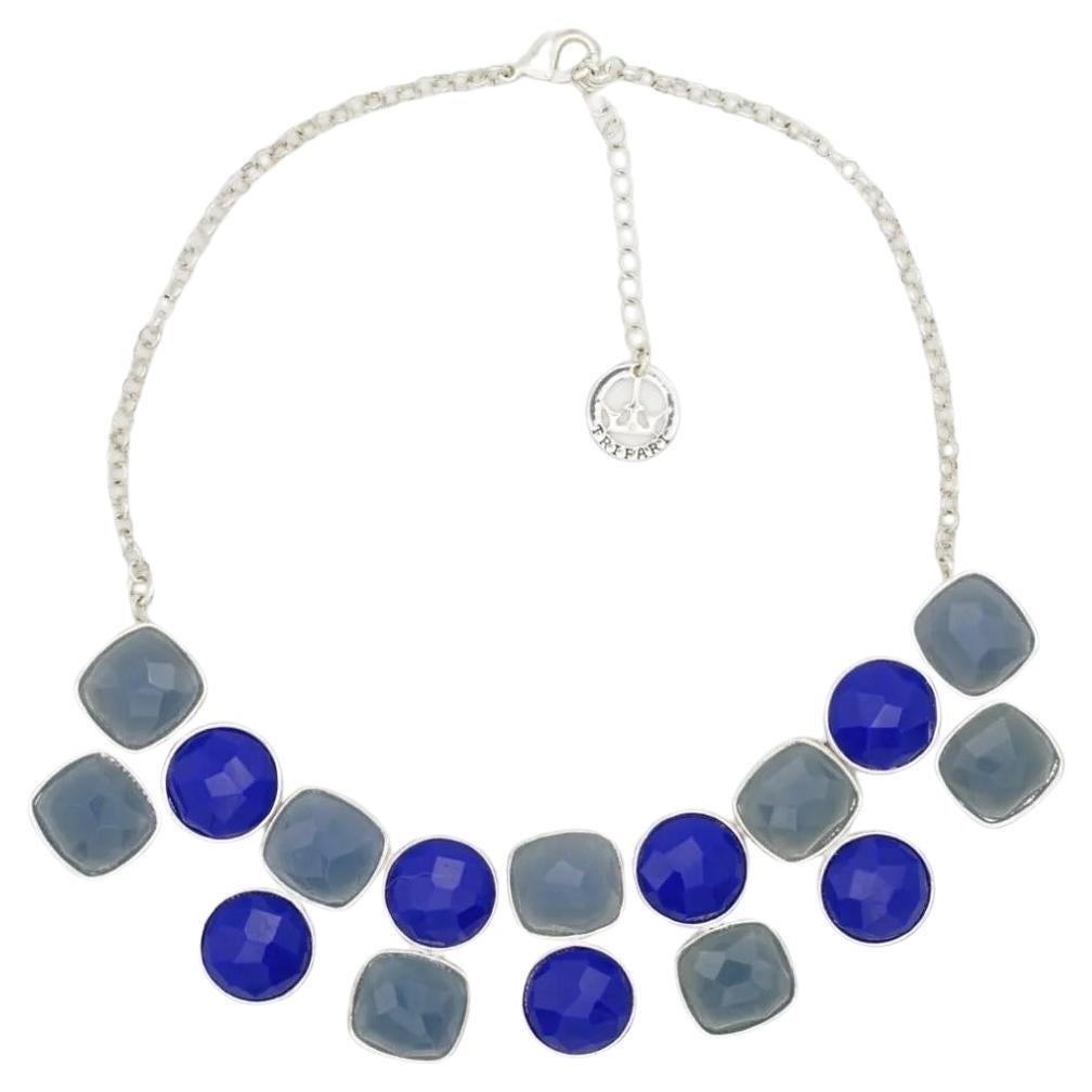 Crown Trifari 1950s Unisex Gripoix Milky Navy Blue Grey Round Square Bib Pendant Chunky Necklace, Silver Tone

Very good condition. Very light scratches or colour loss, barely noticeable. 100% Genuine.

A very beautiful necklace, signed at the