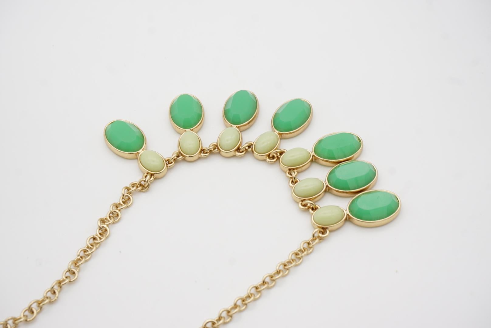 Crown Trifari 1950s Gripoix Oval Light Green Emerald Pendant Chunky Necklace 5