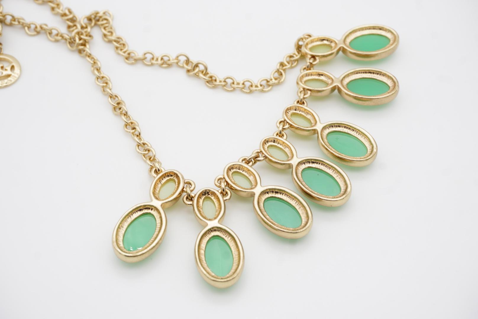 Crown Trifari 1950s Gripoix Oval Light Green Emerald Pendant Chunky Necklace 6
