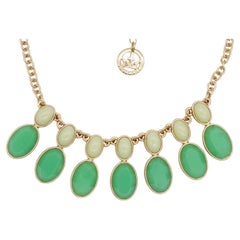 Crown Trifari 1950s Gripoix Oval Light Green Emerald Pendant Chunky Necklace