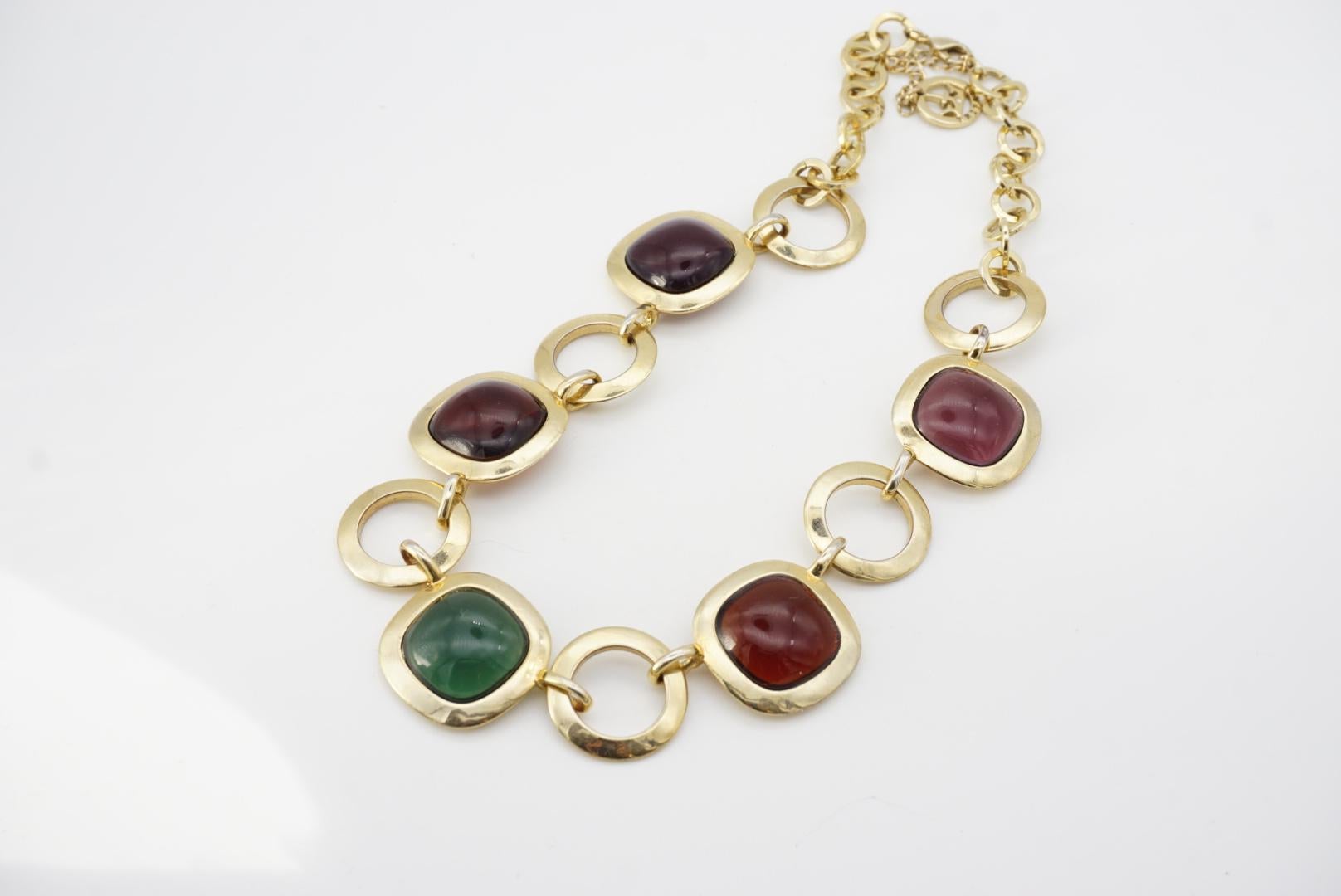 Crown Trifari 1950s Gripoix Purple Amber Green Round Interlock Pendant Necklace For Sale 6