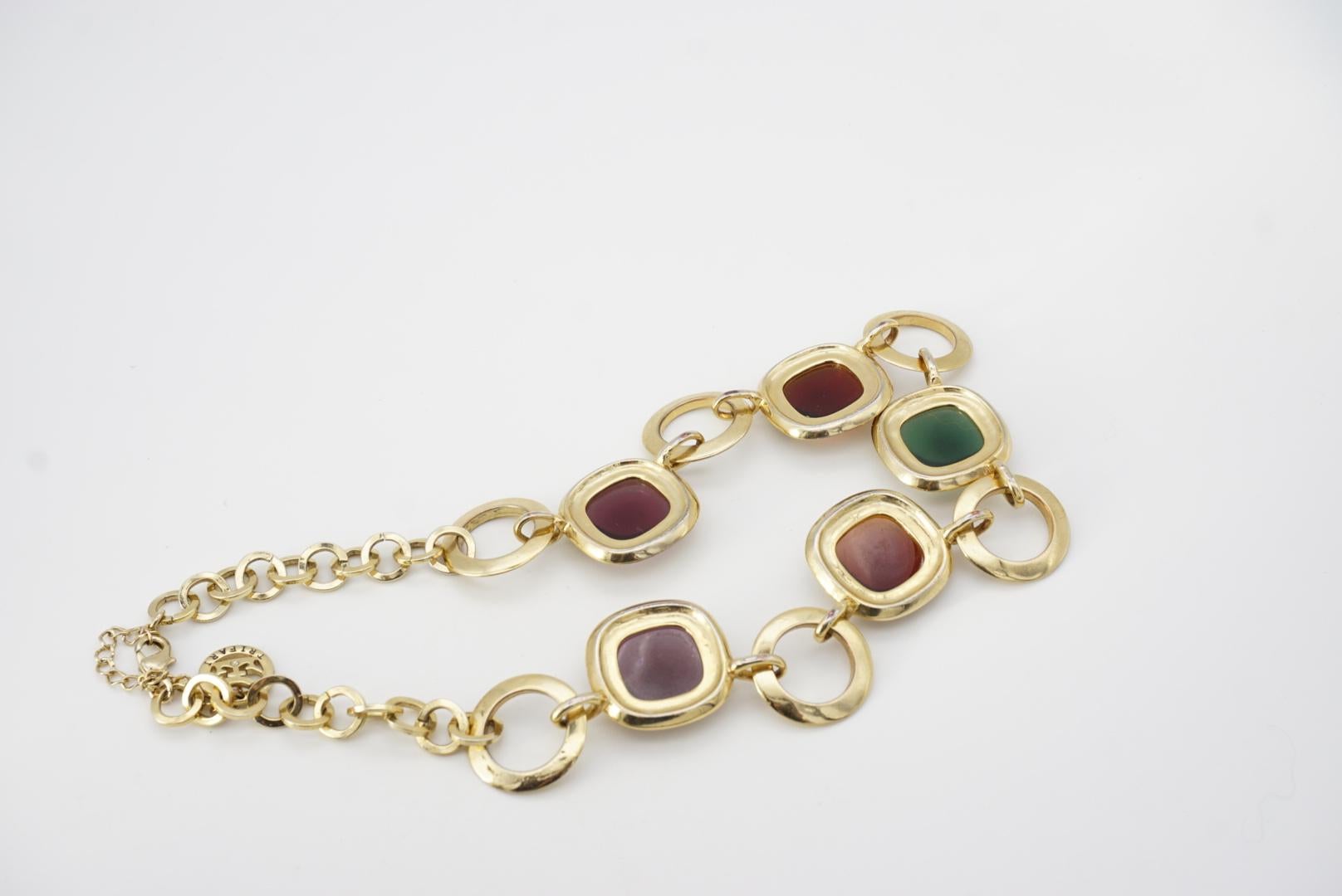 Crown Trifari 1950s Gripoix Purple Amber Green Round Interlock Pendant Necklace For Sale 7