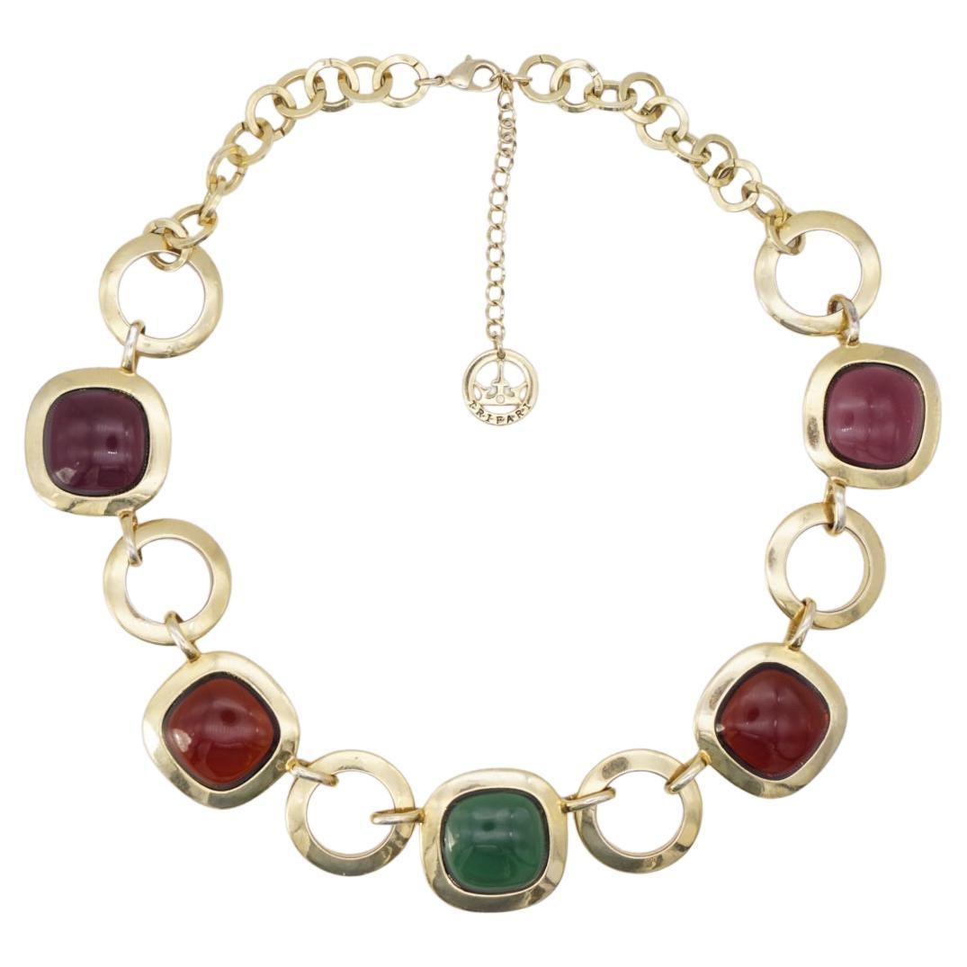 Collier pendentif rond Gripoix à pendentif en forme de couronne, violet et vert ambré, Trifari, années 1950 en vente