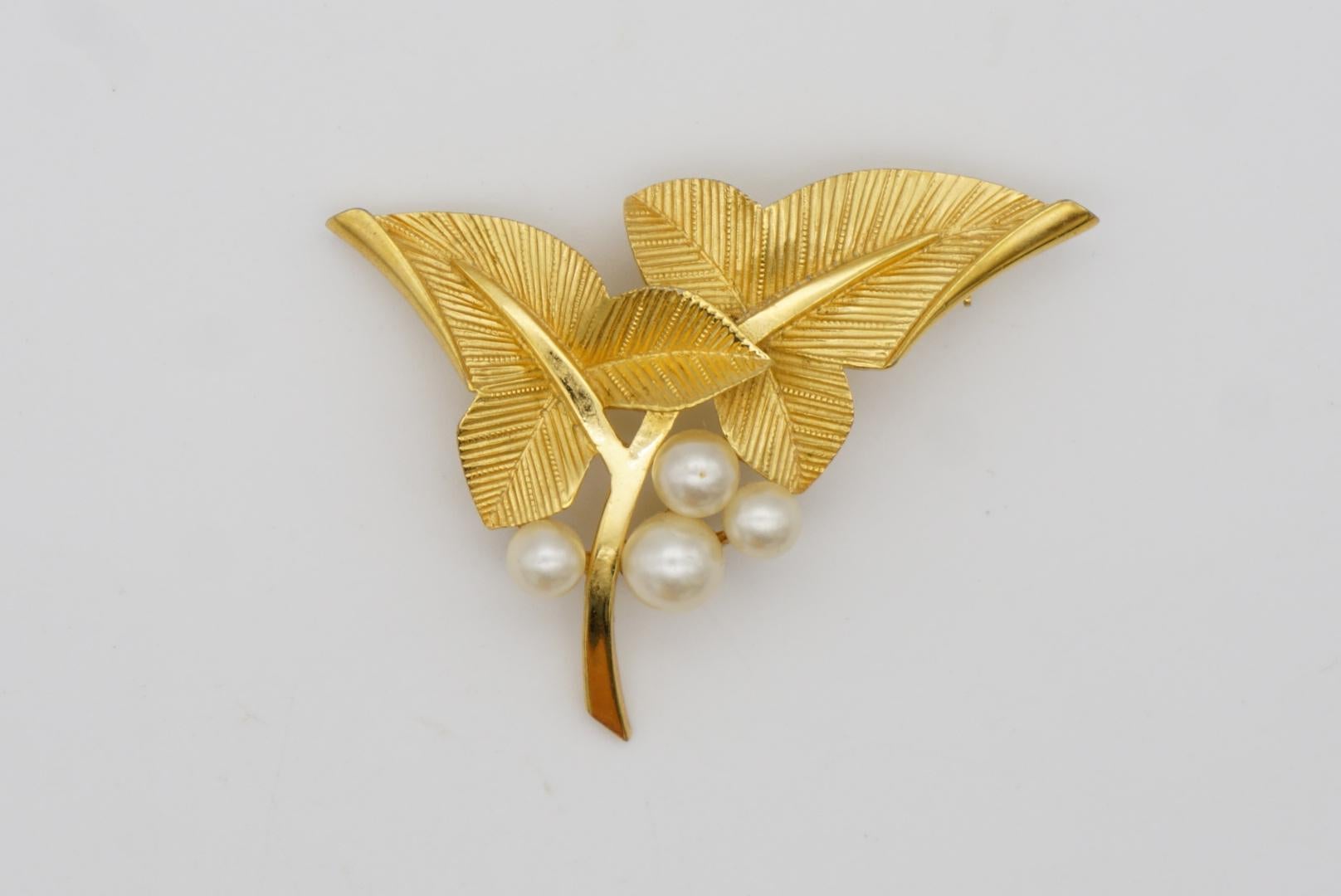 Crown Trifari 1950s Large Leaf Palm Flower Triangle White Pearls Cluster Brooch 4
