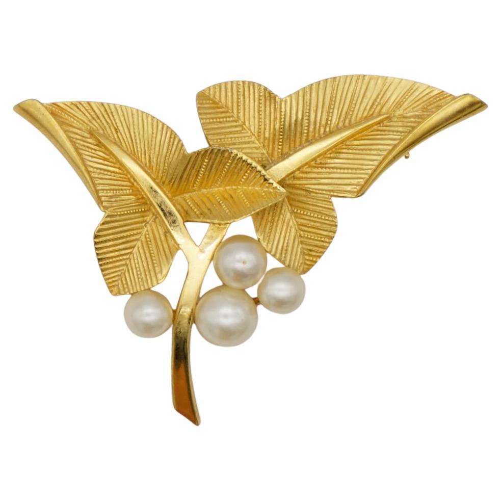 Crown Trifari 1950s Large Leaf Palm Flower Triangle White Pearls Cluster Brooch
