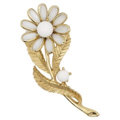Vintage Crown Trifari 1950s Large Vivid White Blossom Daisy Flower Leaf Stem Dot Brooch
