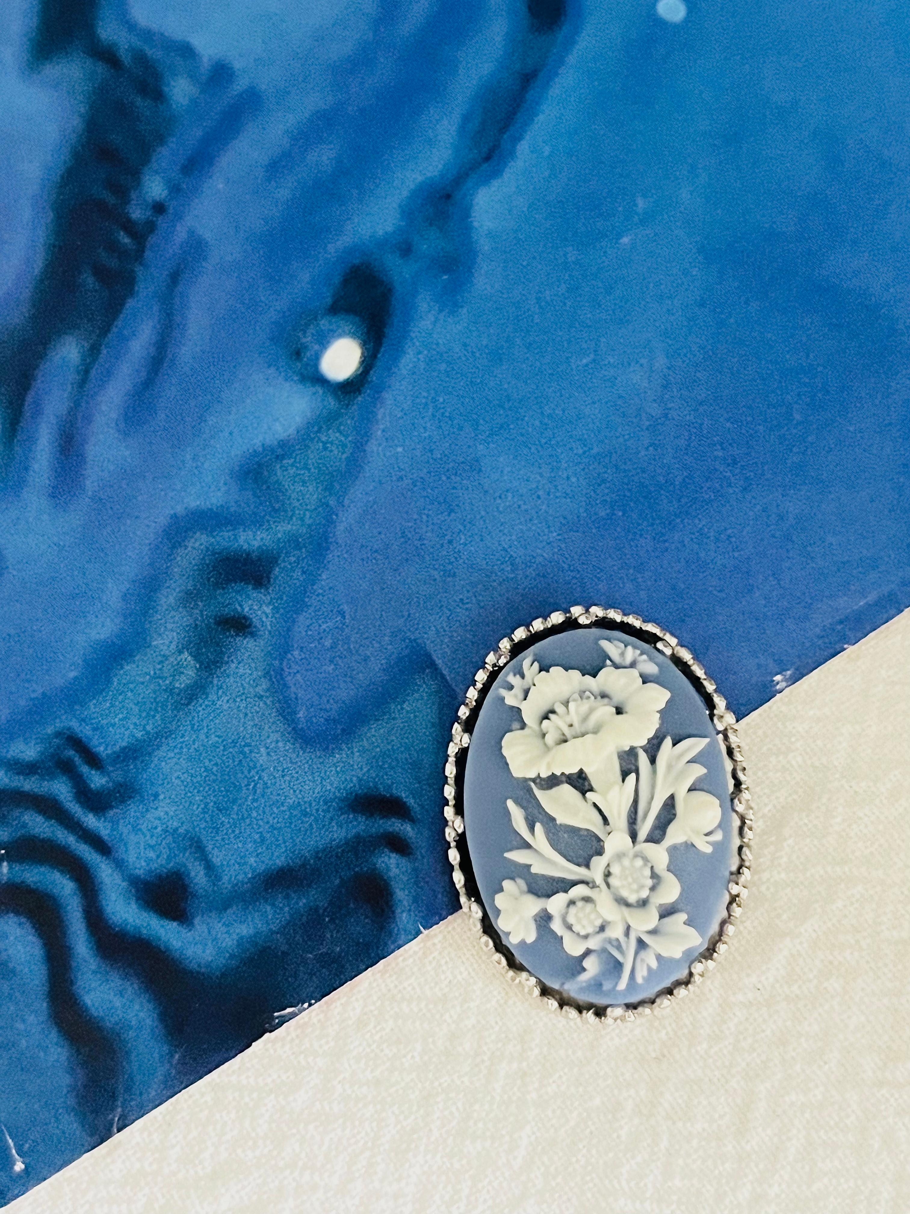 Women's or Men's Crown Trifari 1950s Oval Blue White Blossom Flower Relief Cameo Silver Brooch
