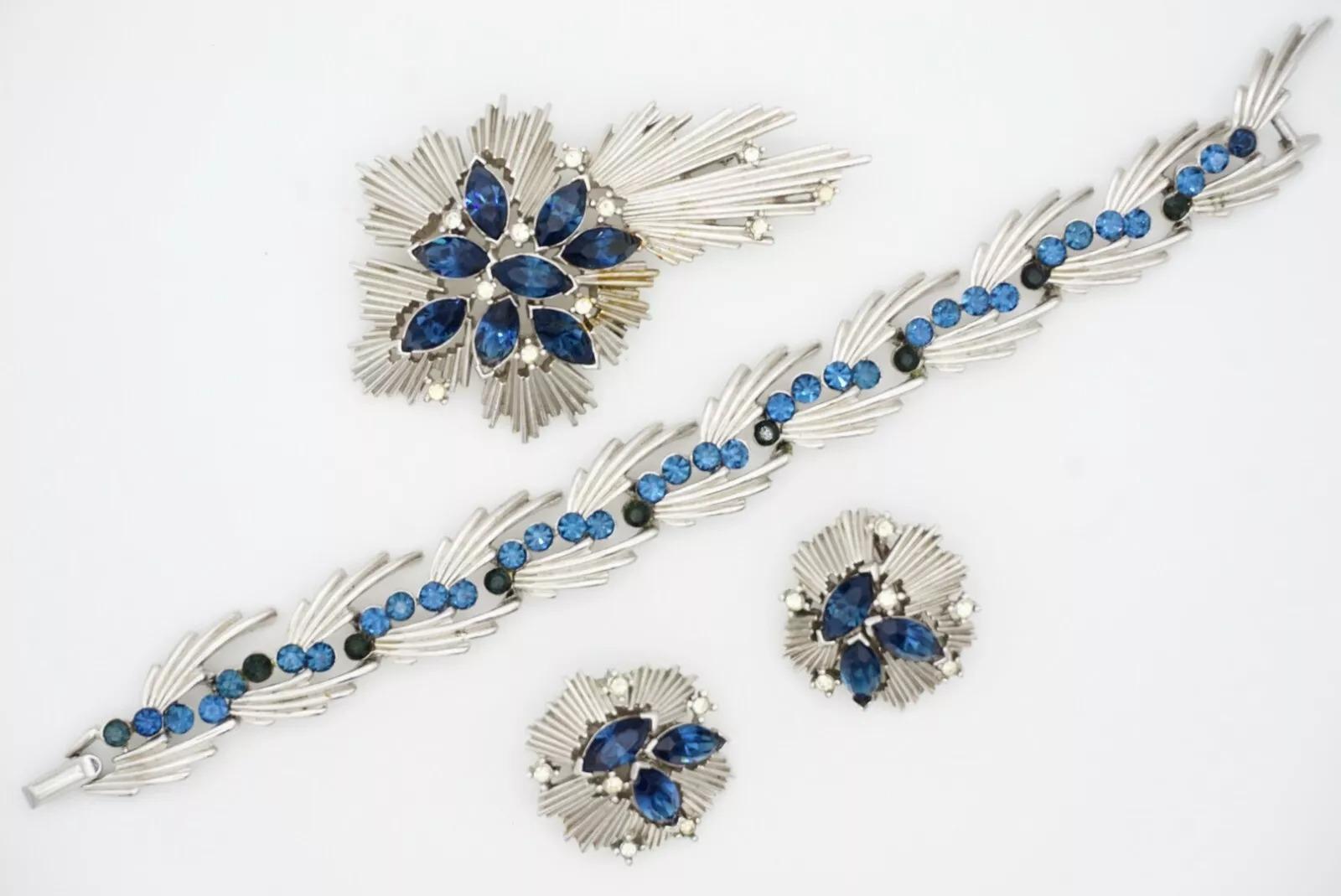 Corona Trifari 1950s Cristalli di Zaffiro Stelle Foglie Orecchini Spilla Bracciale in vendita 15