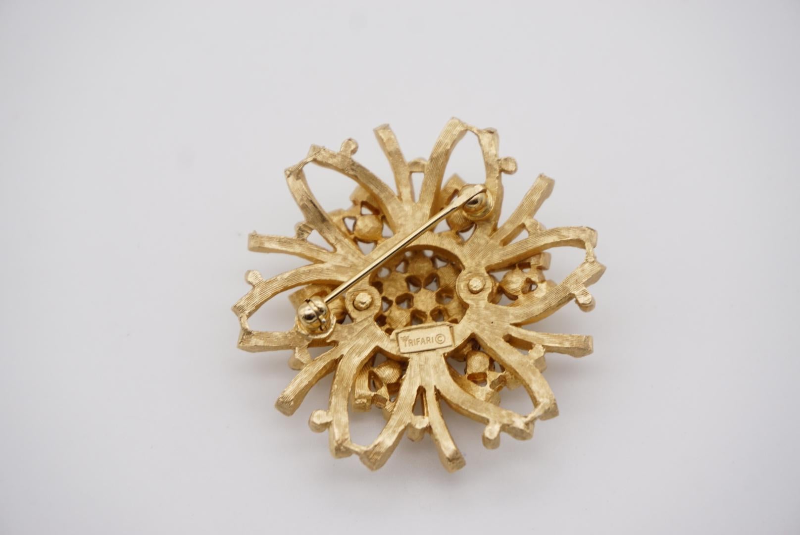 Crown Trifari 1950s Snowflakes Sunburst Festival Crystals Set Earrings Brooch 12
