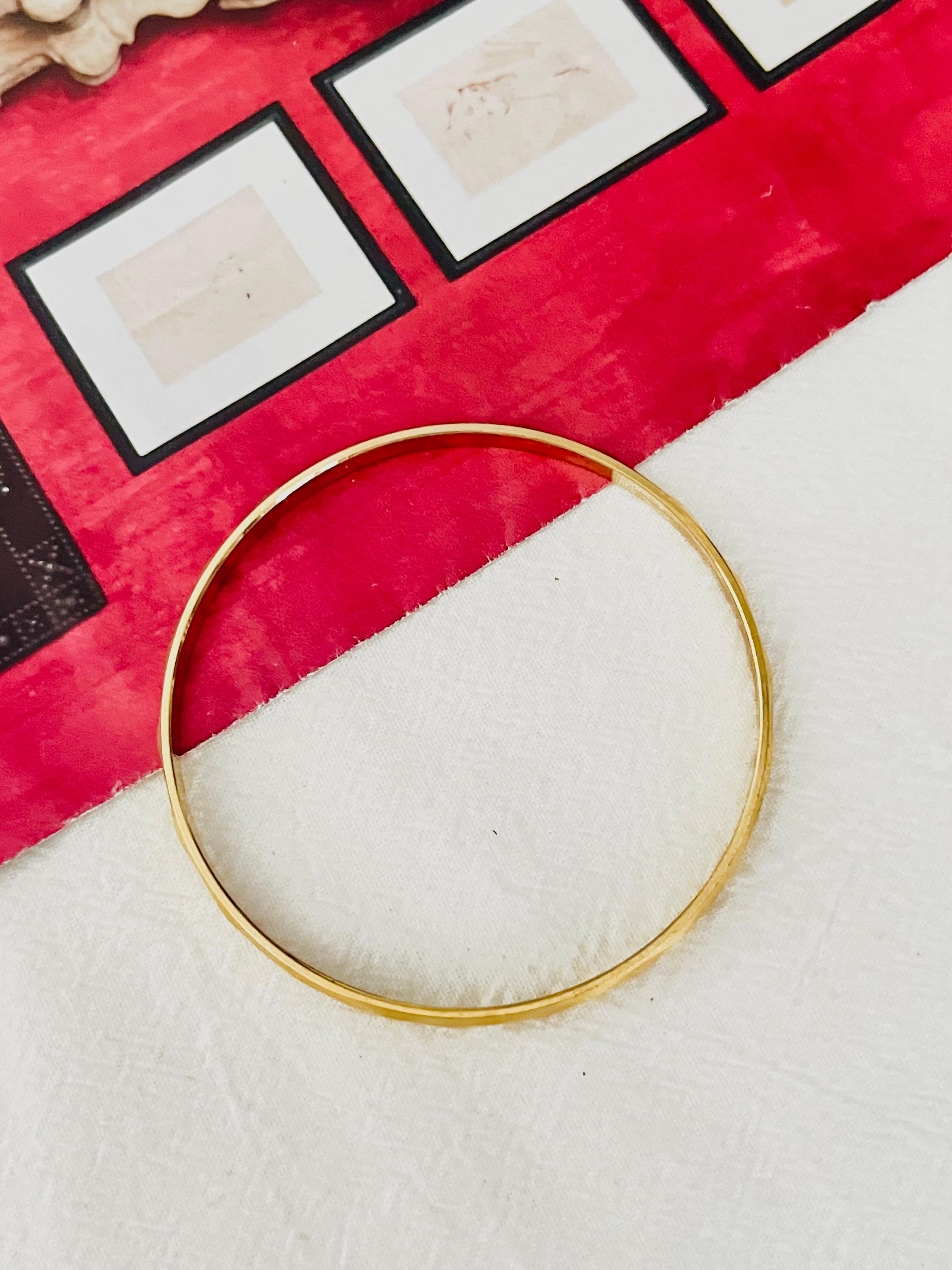 Art Deco Crown Trifari 1950s Unisex Textured Check Modernist Cuff Gold Bangle Bracelet