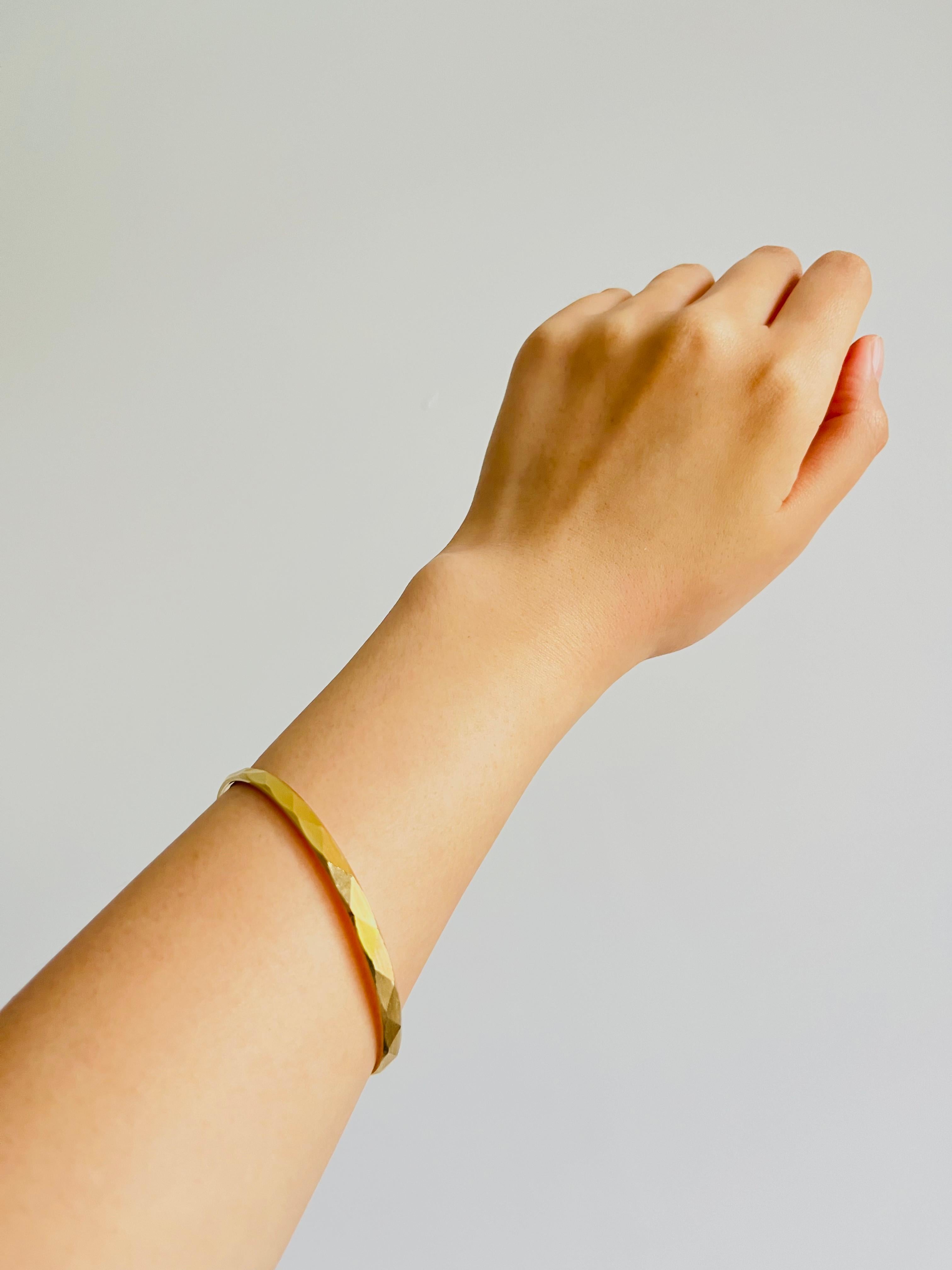 Crown Trifari 1950s Unisex Textured Check Modernist Cuff Gold Bangle Bracelet 3