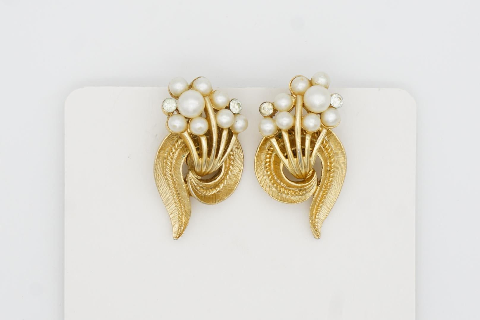 Crown Trifari 1950s White Pearl Crystal Bouquet Flower Swirl Leaf Clip Earrings 4