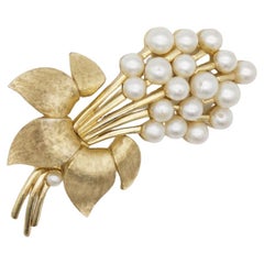 Crown Trifari 1950s White Pearls Cluster Flower Leaf Bouquet Dandelion Brooch