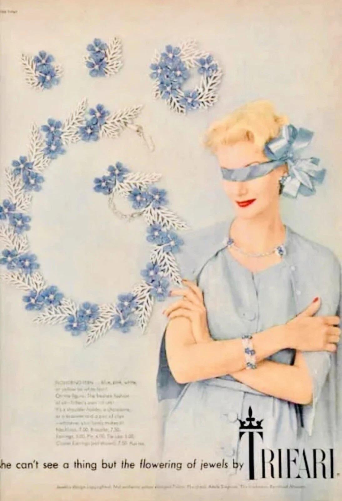Art Déco Corona Trifari 1958 Blu Bianco Smalto Cristalli Fiore Felce Foglia Traforata 4 Set in vendita