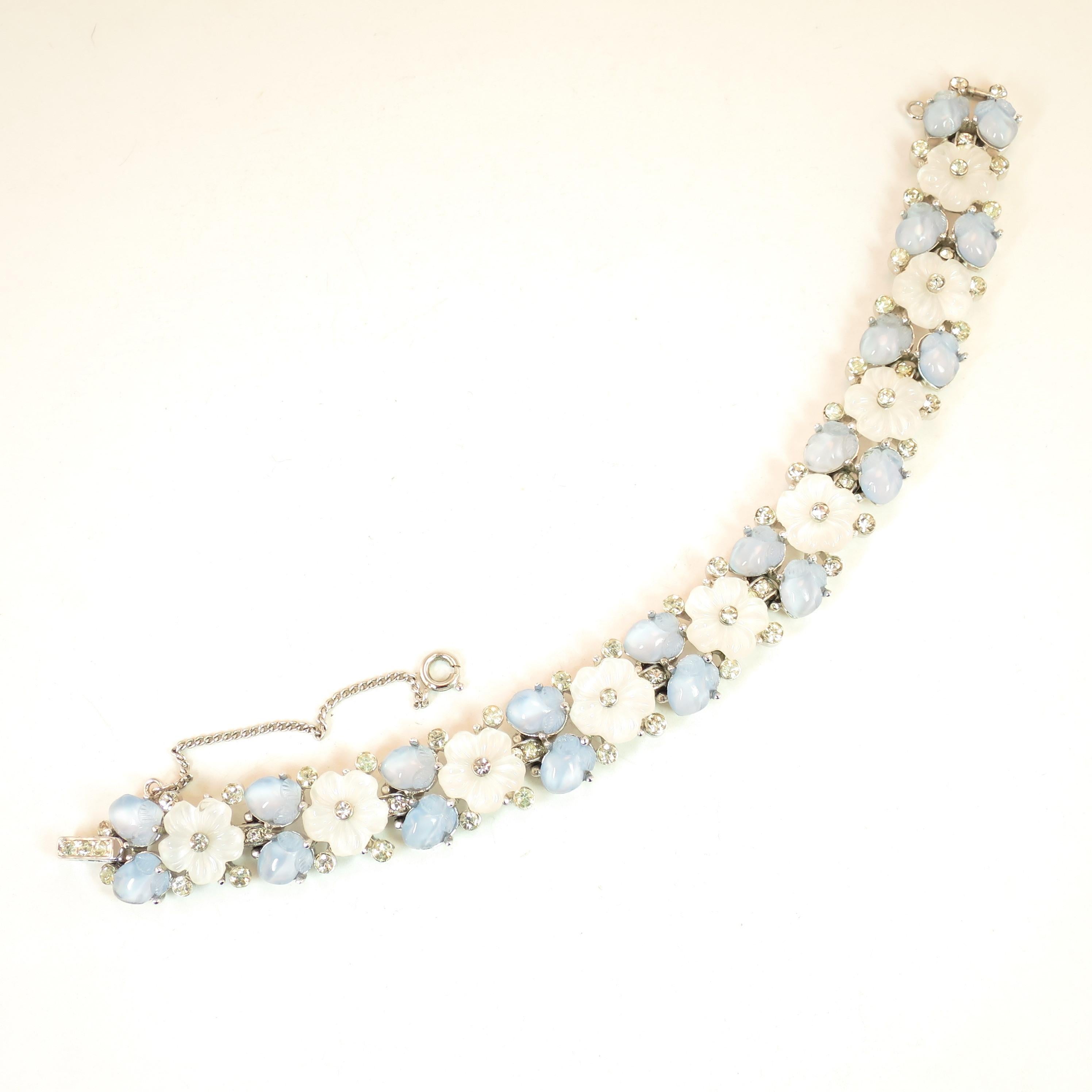 Crown Trifari Alfred Philippe Carved Glass Rhodium Link Bracelet, 1940s For Sale 2