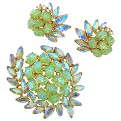 Crown Trifari "Etoile" Green Aurora Borealis & Lava Rhinestone Demi Parure, 1959