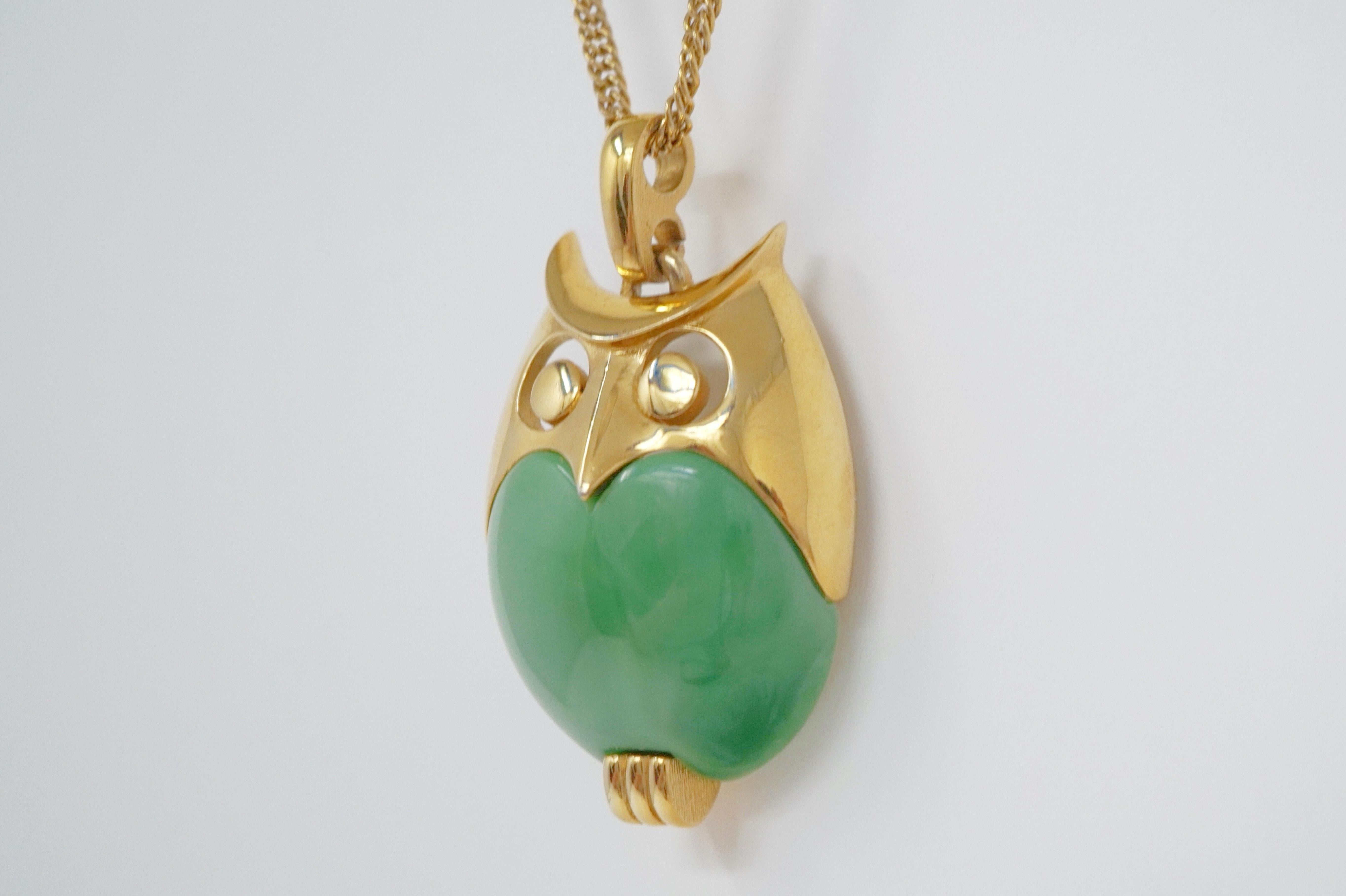 Crown Trifari Green Lucite Owl Pendant Necklace, Signed, circa 1960 In Good Condition In McKinney, TX