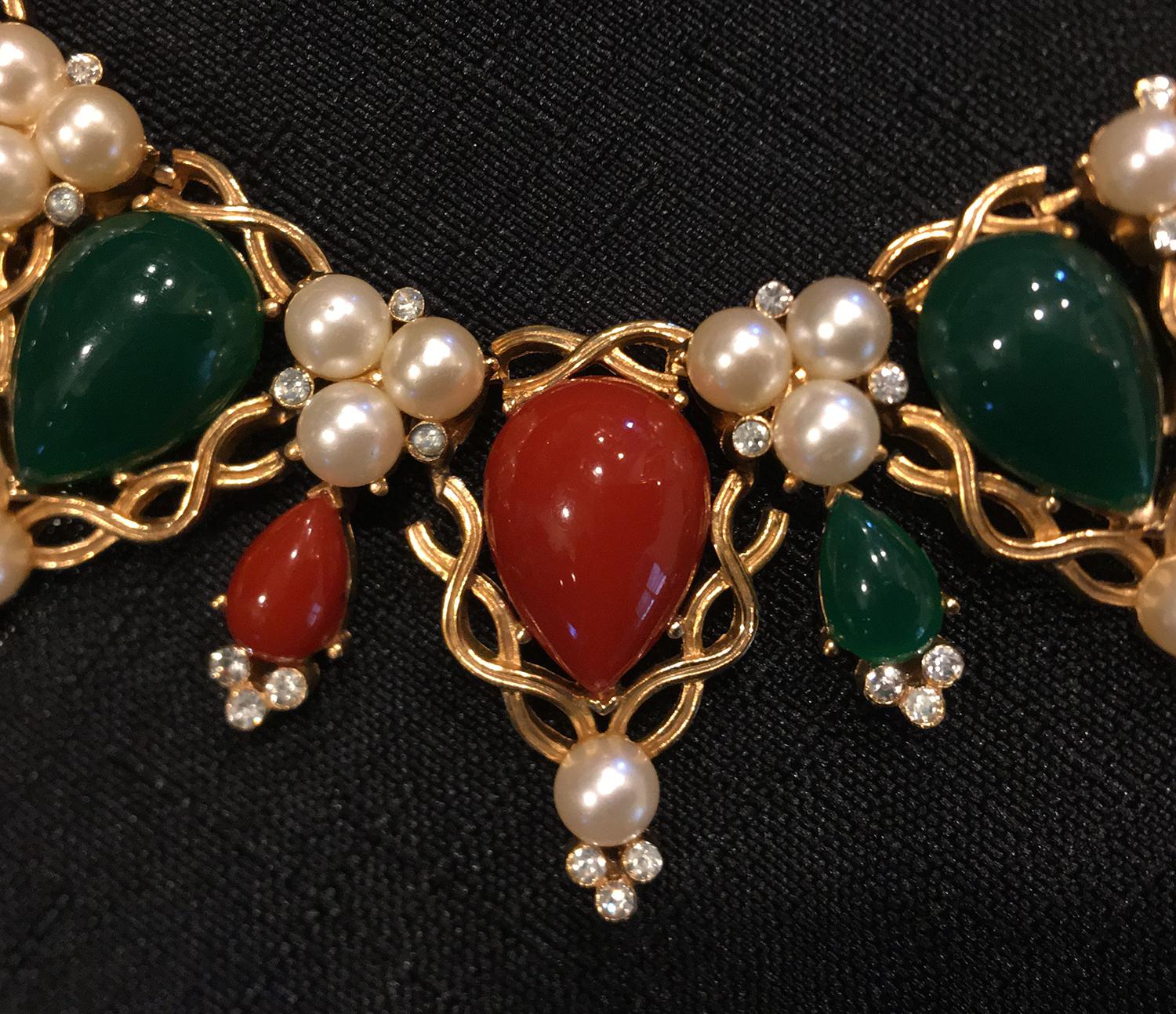 Women's Crown Trifari Kashmir “Jewels of India” 1960's Collar Necklace