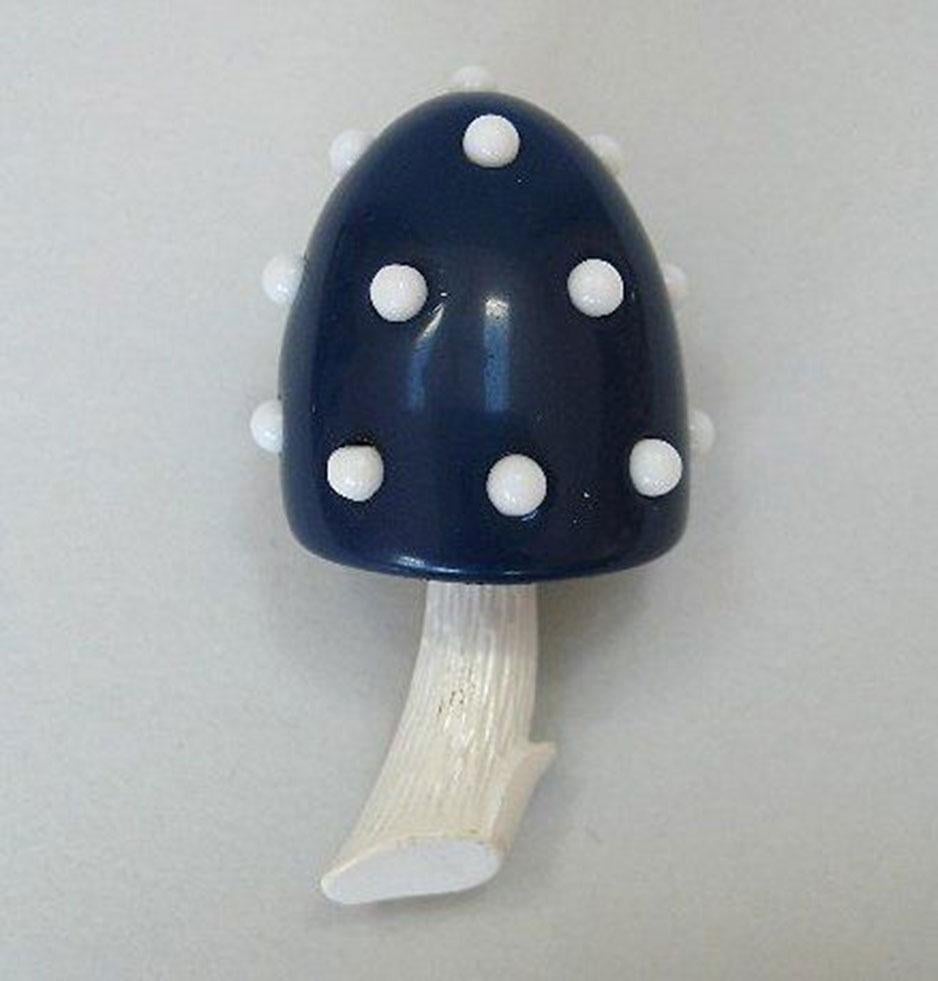 trifari mushroom brooch