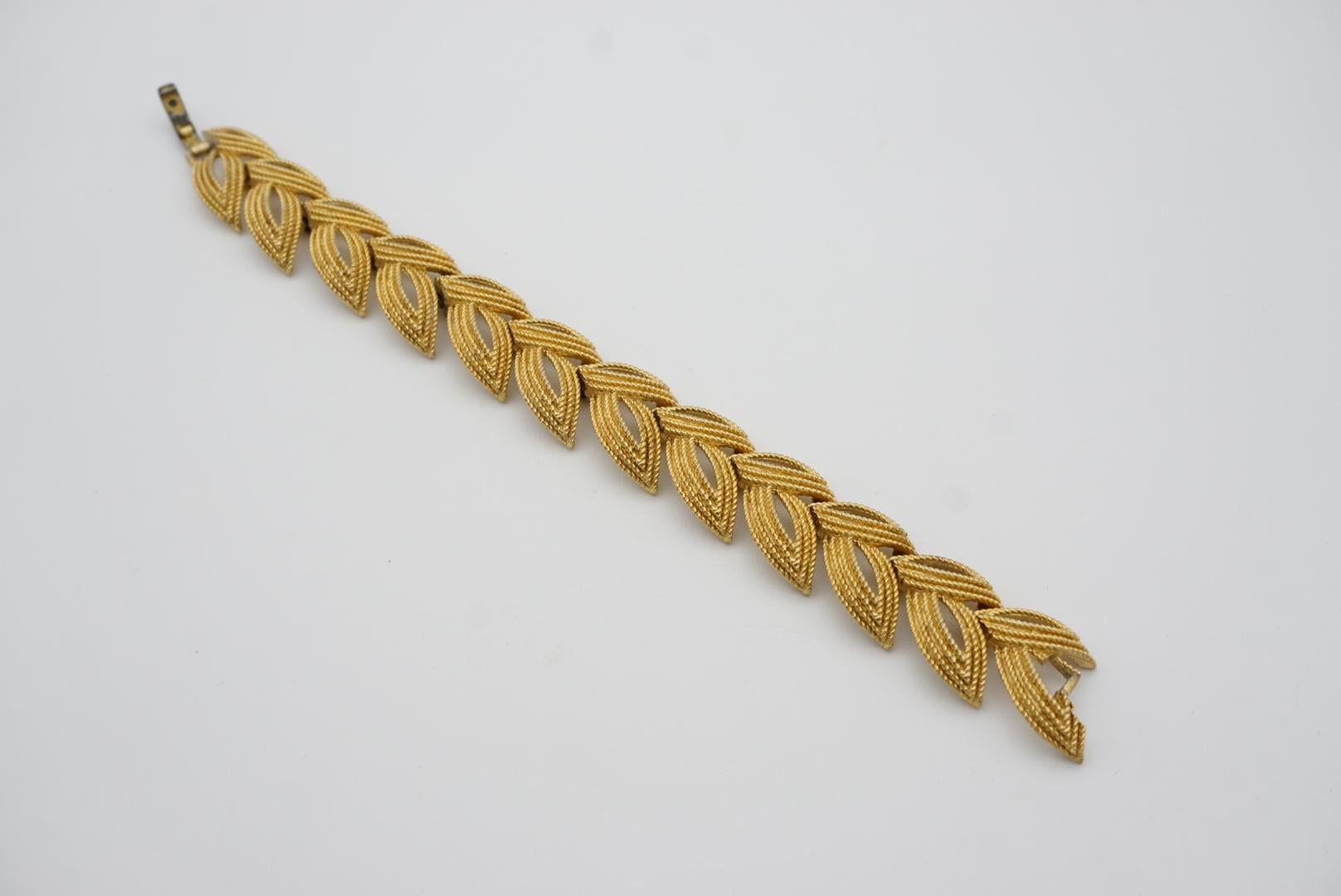 Crown Trifari Vintage 1950s Brushed Leaf Floral Laurel Openwork Gold Bracelet 7