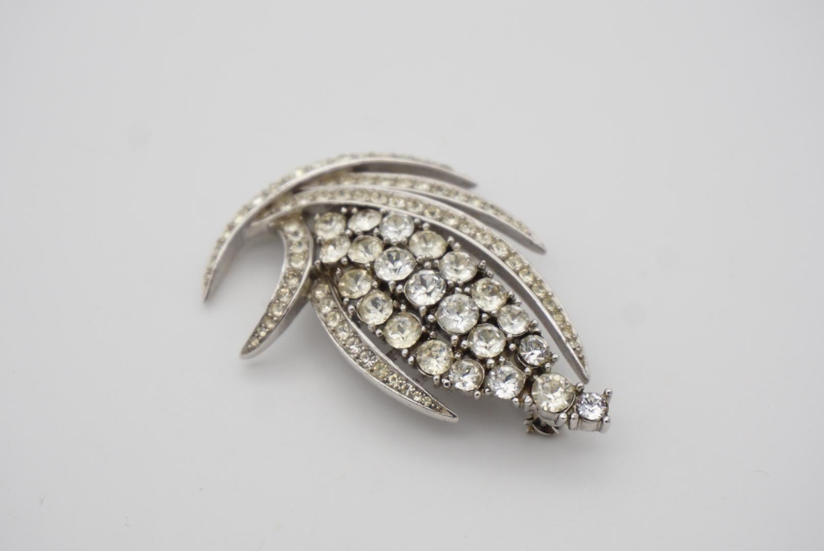 Crown Trifari Vintage 1950s Flower Leaf Corn Wheat White Whole Crystals Brooch For Sale 3