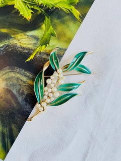 Crown Trifari Vintage 1950s Huge Vivid Green Wind Leaf Cluster Pearls Brooch