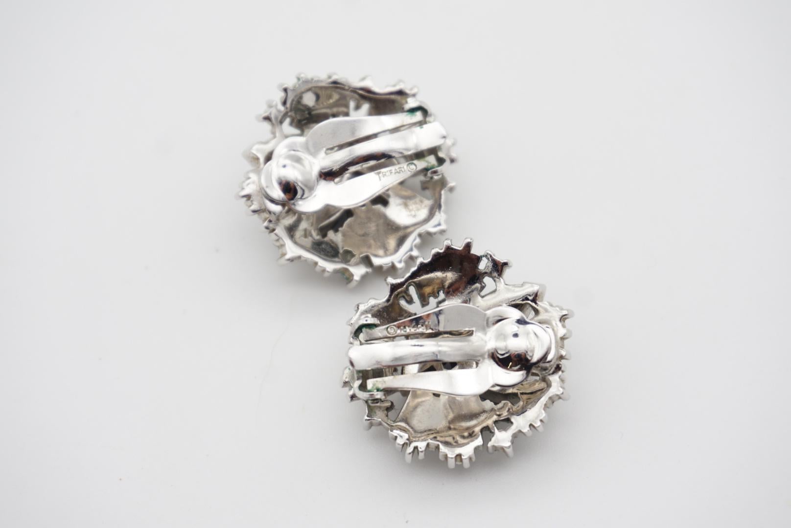 Crown Trifari Vintage 1950s Sapphire Crystals Gift Set Earrings Brooch Bracelet For Sale 12