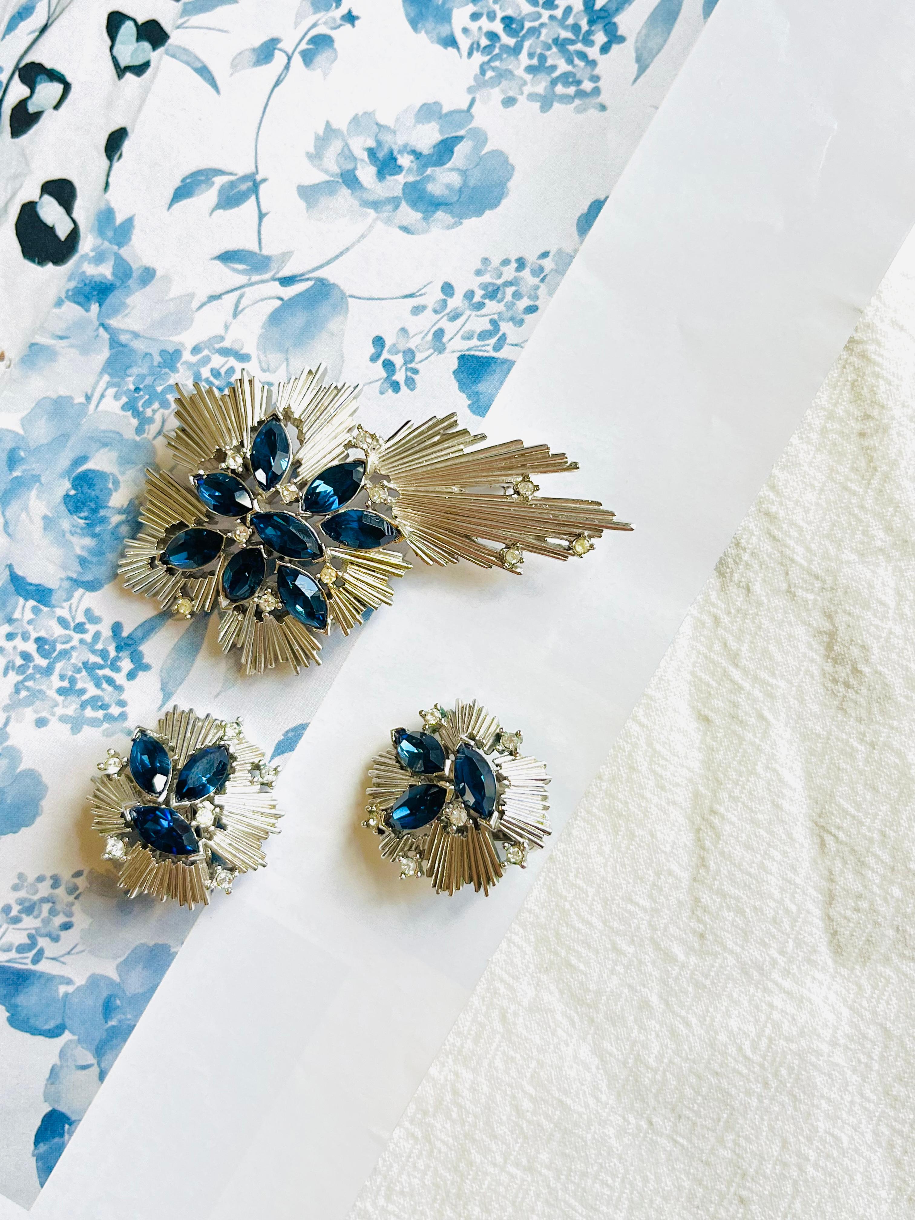 Baroque Crown Trifari Vintage 1950s Sapphire Crystals Gift Set Earrings Brooch Bracelet For Sale