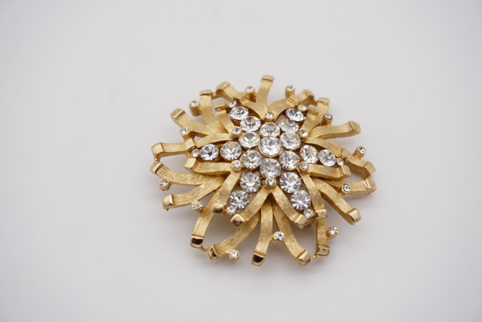 Crown Trifari Vintage 1950s Snowflakes Crystals Jewellery Set Earrings Brooch For Sale 8
