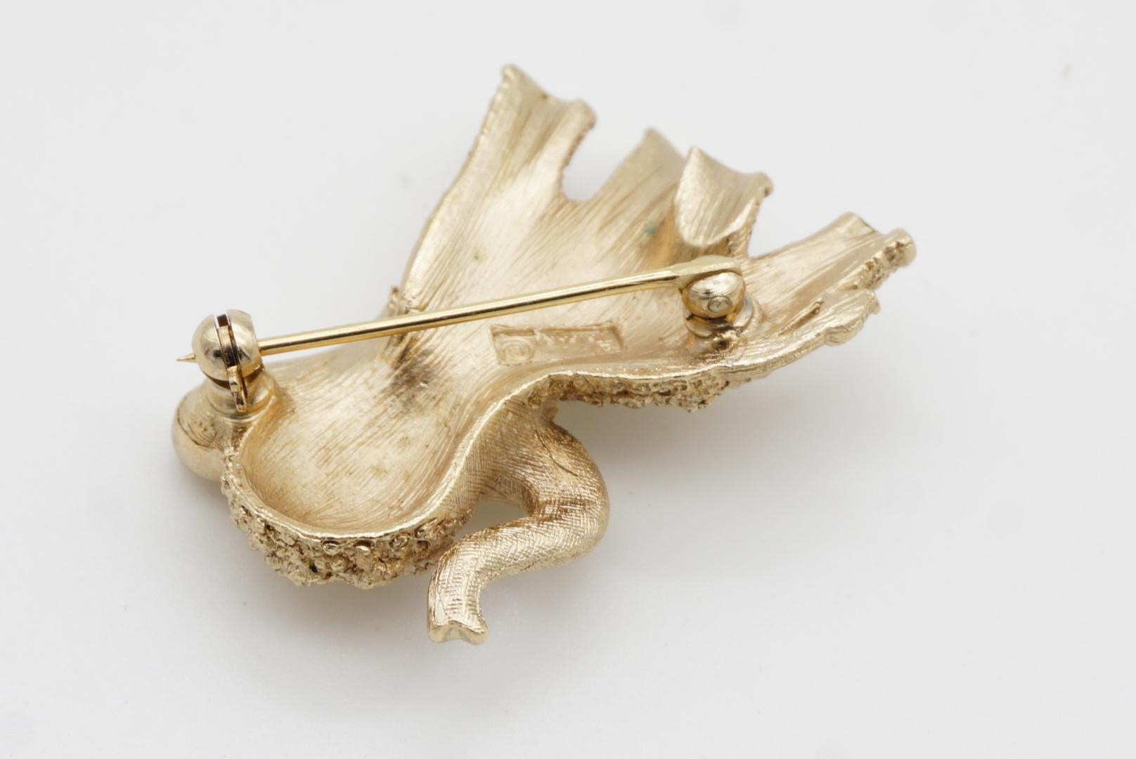Trifari Broche vintage en or avec œil d'éléphant en cristal et rubis rouge « Baby Elephant », années 1950 en vente 7