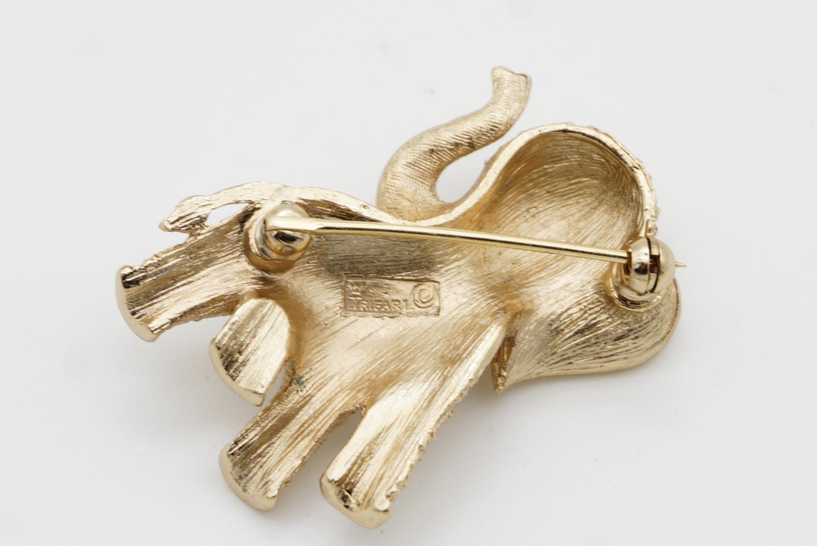 Trifari Broche vintage en or avec œil d'éléphant en cristal et rubis rouge « Baby Elephant », années 1950 en vente 8