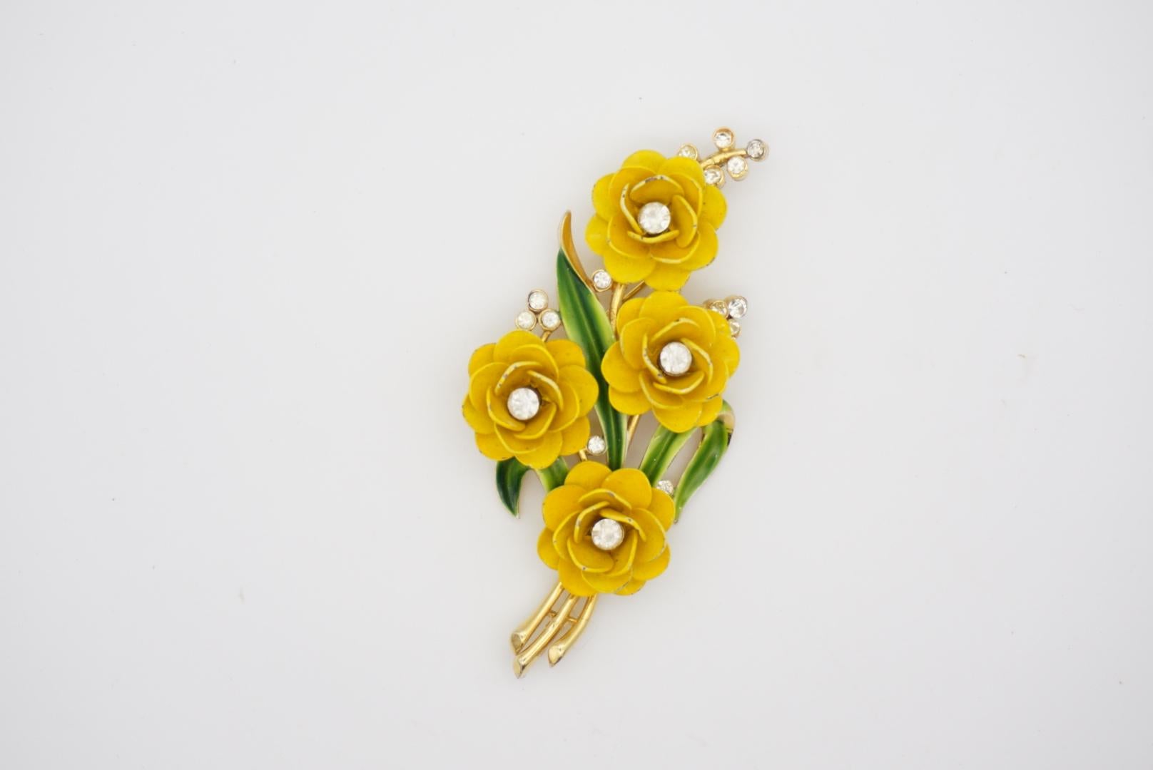 Crown Trifari Vintage 1950s Yellow Flower Green Leaf Bouquet Crystals Brooch In Good Condition For Sale In Wokingham, England