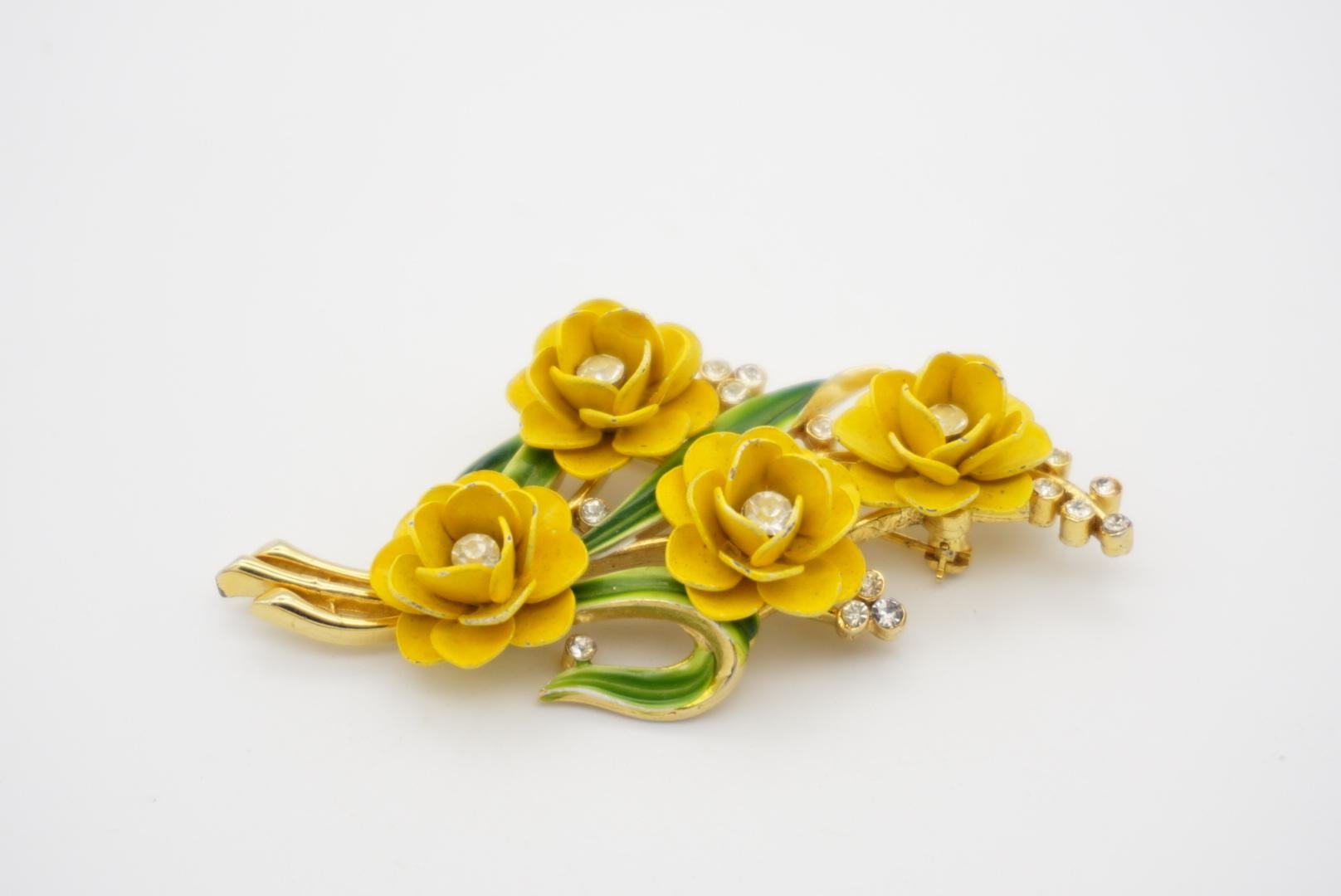 Crown Trifari Vintage 1950s Yellow Flower Green Leaf Bouquet Crystals Brooch For Sale 2