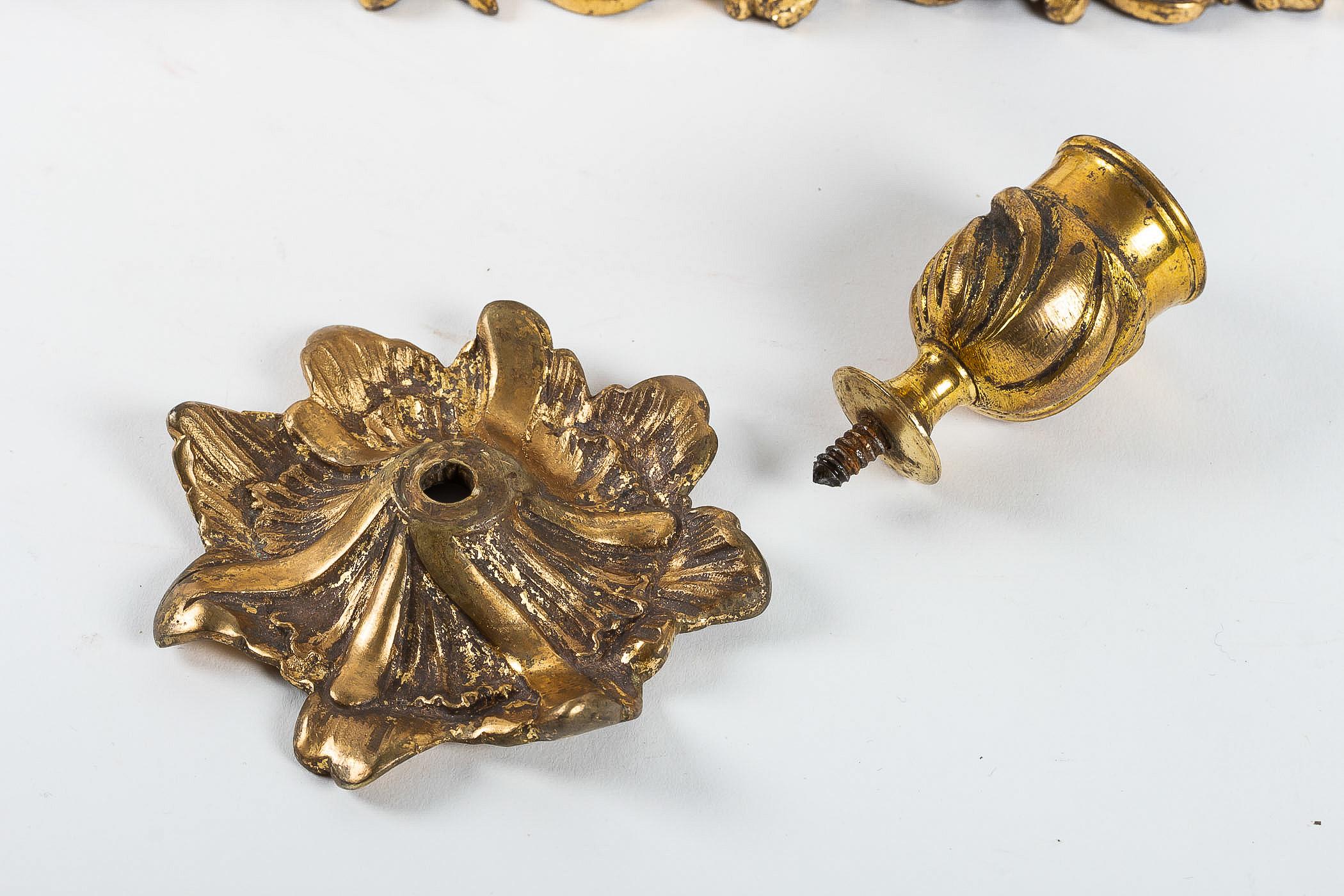 Crowned C Mark, Rare Pair of Hunting Design Ormolu Louis XV Period Sconces For Sale 8