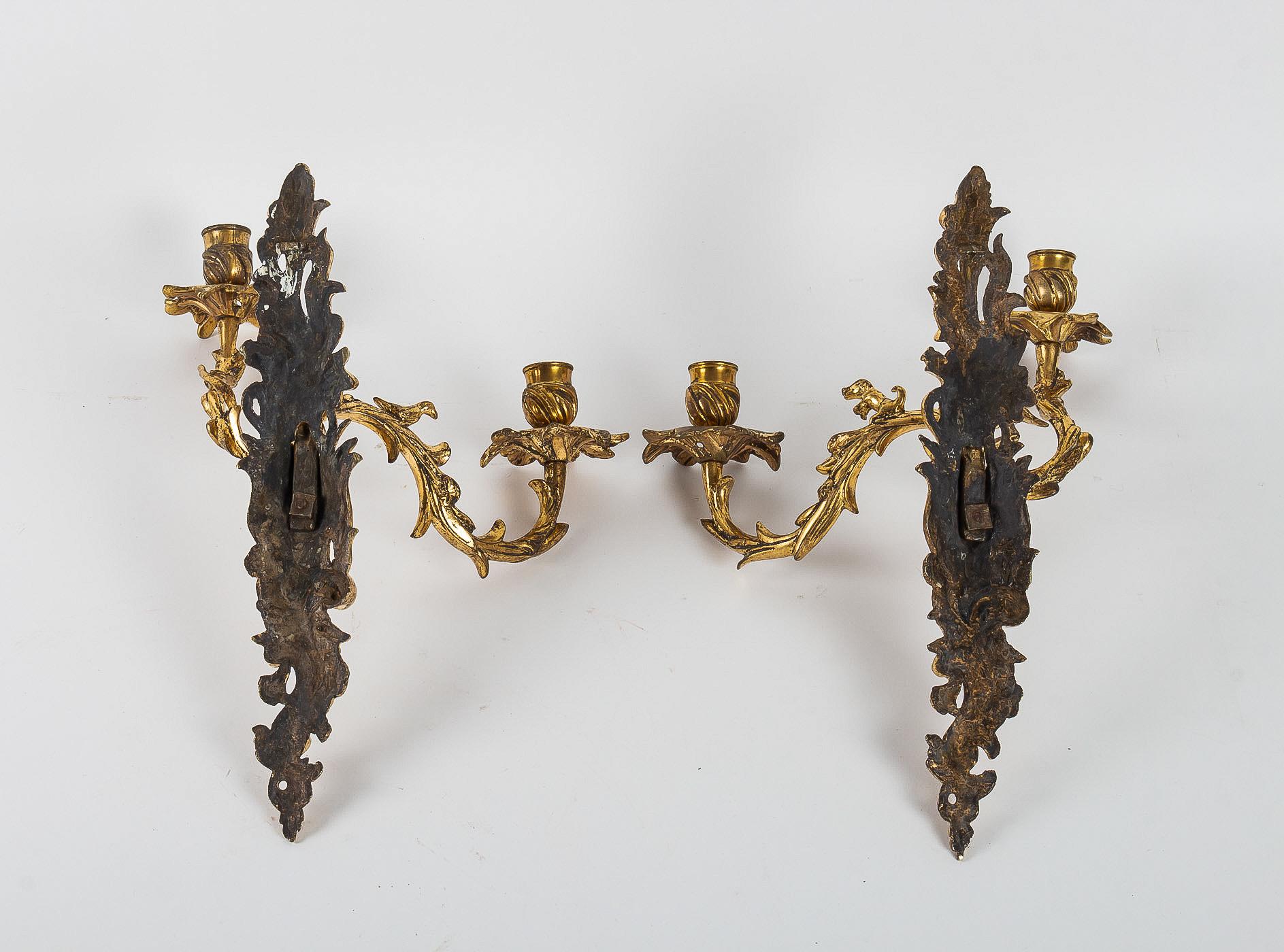 Crowned C Mark, Rare Pair of Hunting Design Ormolu Louis XV Period Sconces For Sale 9